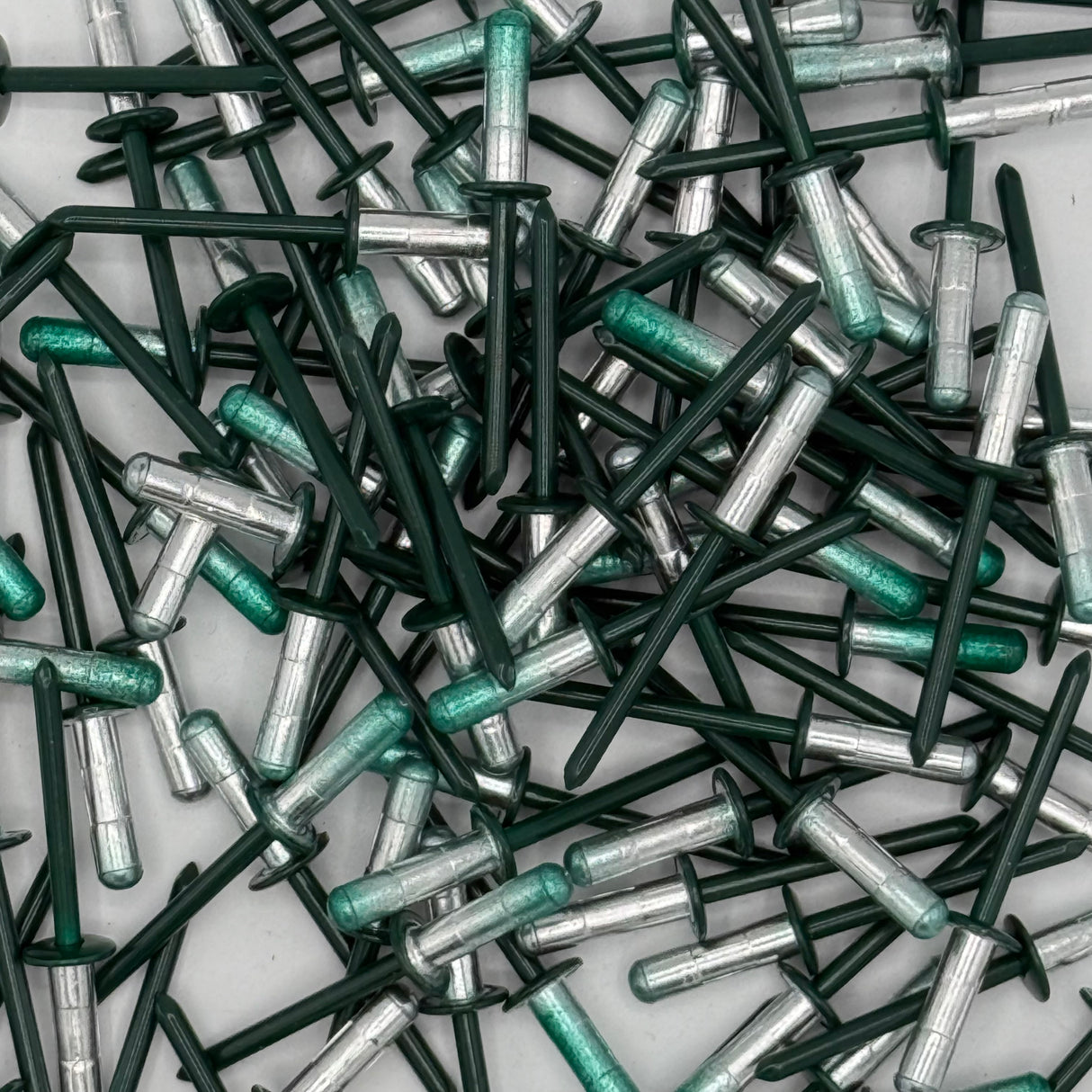 Coloured Rivets 4.9 x15mm (Pack of 100)