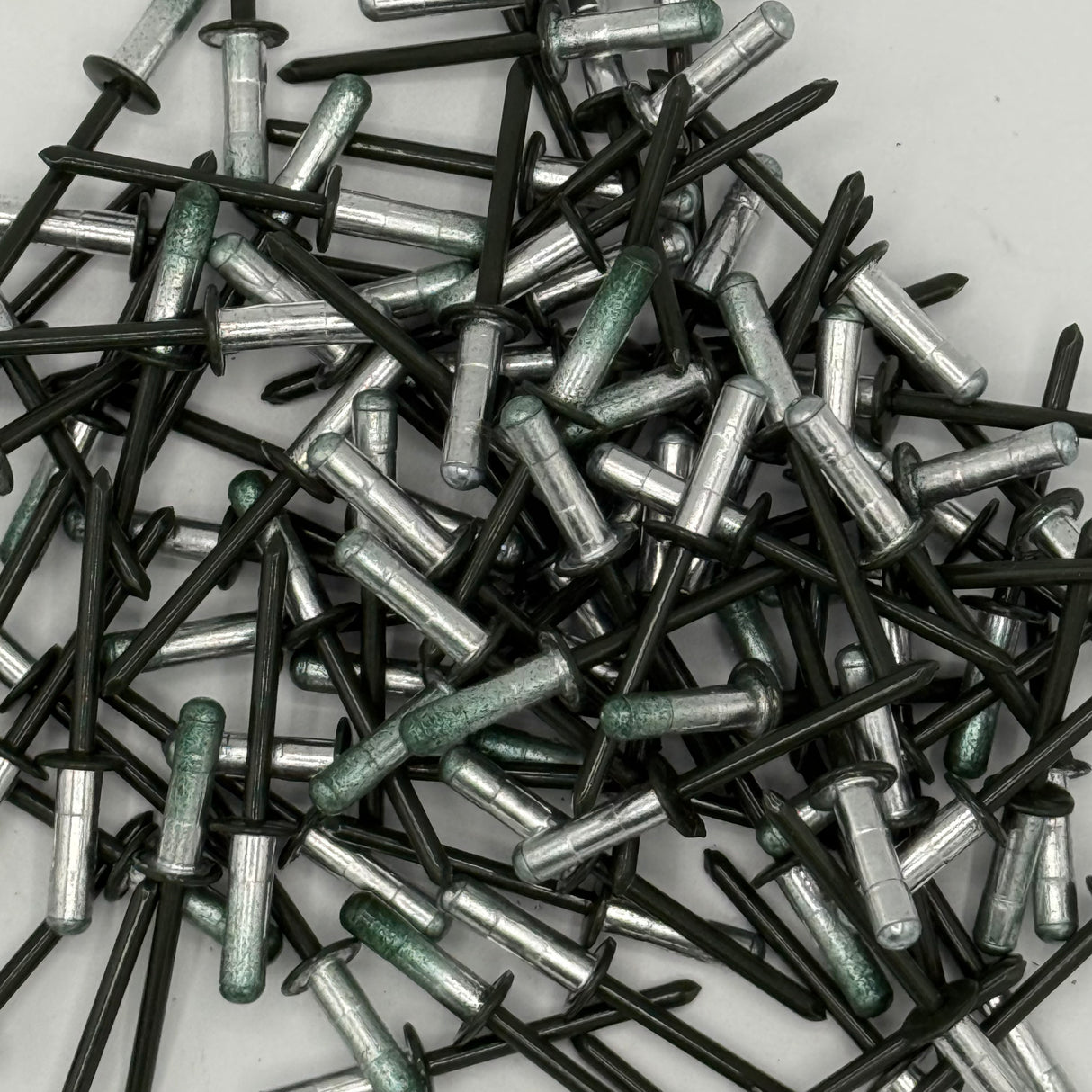 Coloured Rivets 4.9 x15mm (Pack of 100)