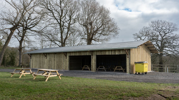 Hunting outbuilding uses Briarwoods EUROSIX in Meadowscape